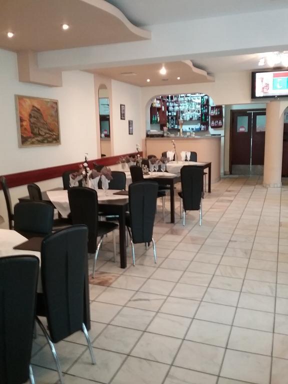 Pensiune Restaurant Sfinx Busteni Bagian luar foto