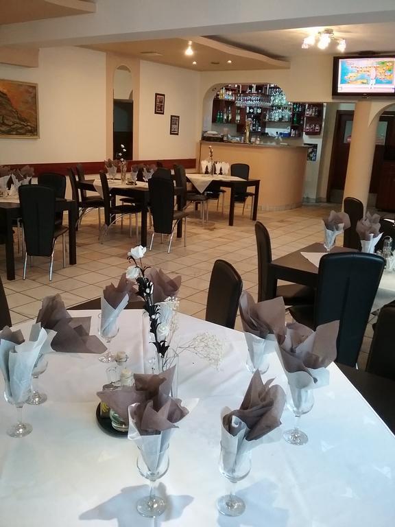 Pensiune Restaurant Sfinx Busteni Bagian luar foto