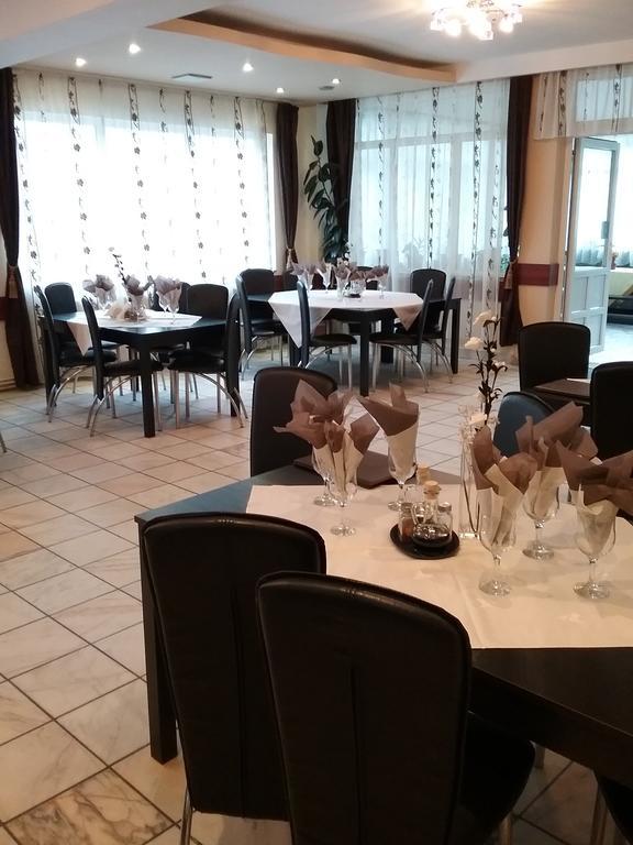 Pensiune Restaurant Sfinx Busteni Bagian luar foto